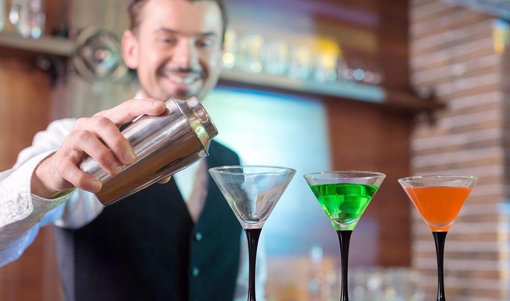 Der Barkeeper – mehr als nur ein Getränkemixer