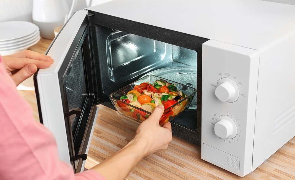 Wie kocht man mit der Mikrowelle?