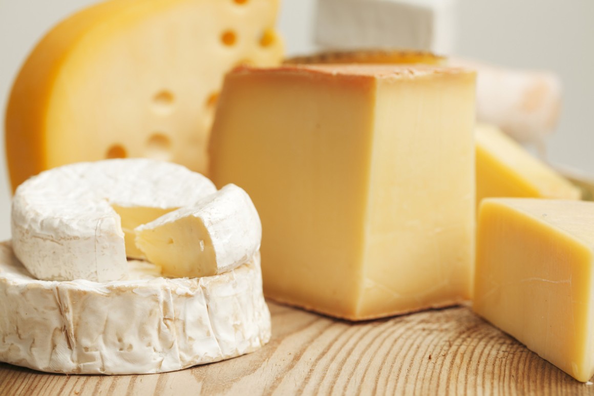 Schließt Käse wirklich den Magen?
