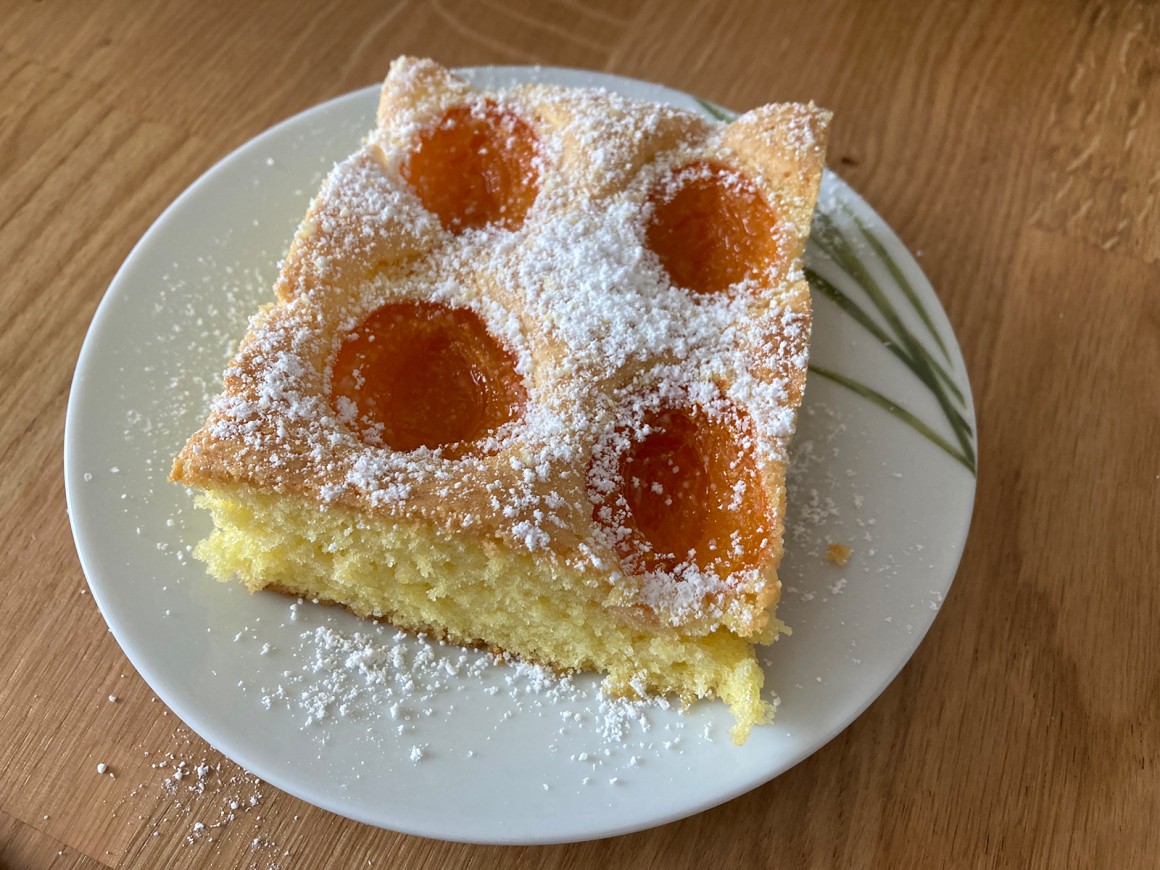 Omas Aprikosenkuchen
