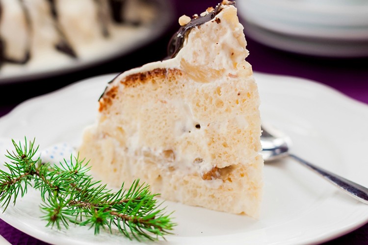 Pancho Kuchen mit Ananas und Walnüssen