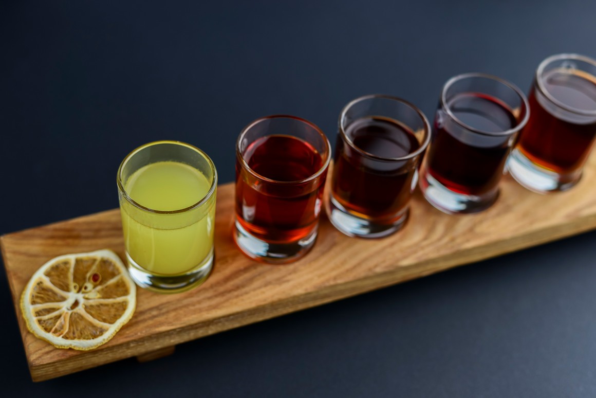 Der Unterschied zwischen Schnaps und Likör