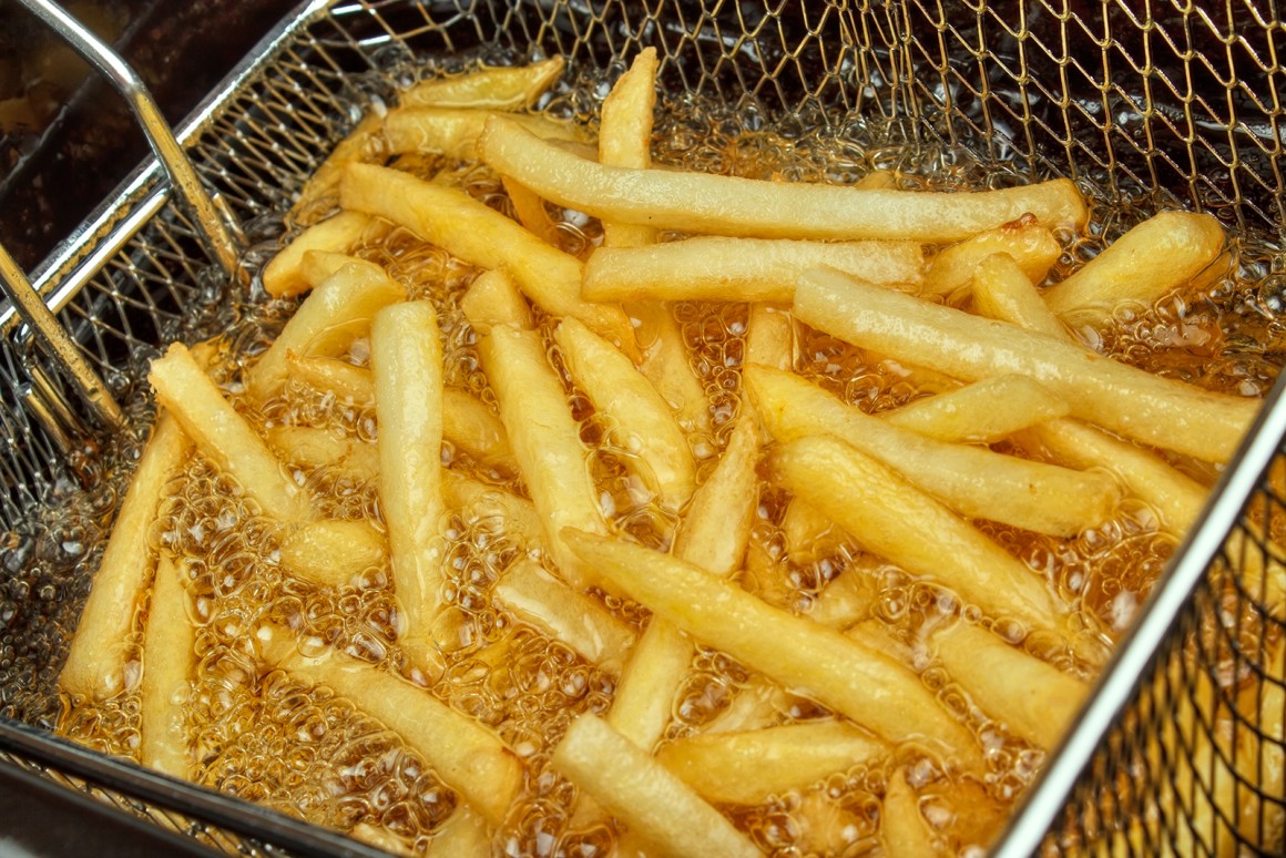 Wie kocht man knusprige Pommes frites?