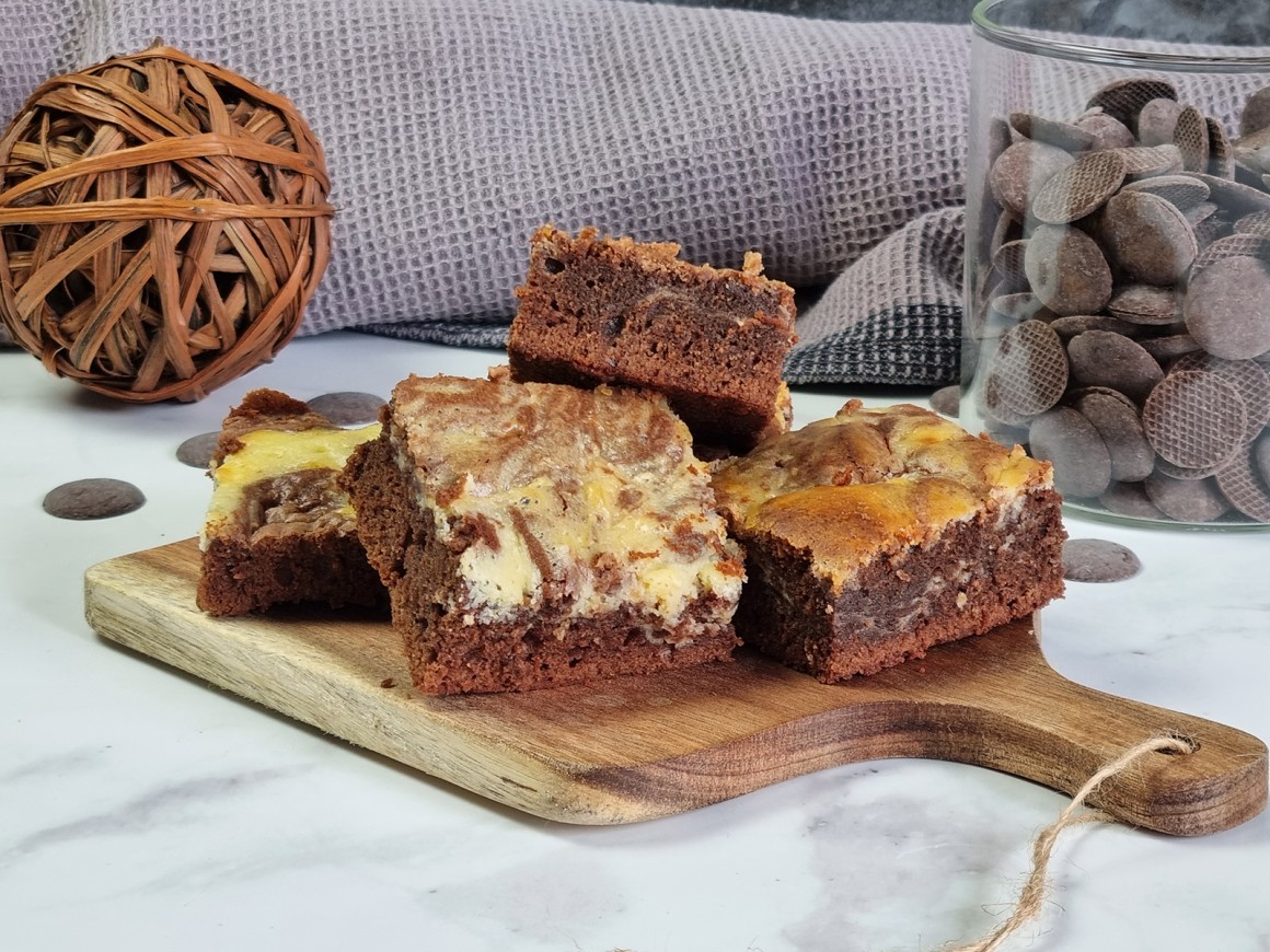 Cheesecake Brownies