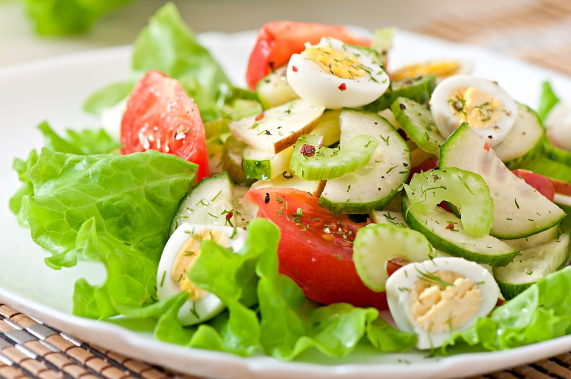 Sommersalate: leicht, lecker und nahrhaft