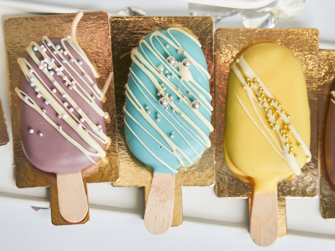 Cakesicles: Trendige Kuchen am Stiel