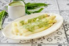 Spargel in Bärlauchsauce