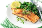 Gebratener Lachs mit Spinat