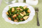 Fruchtiger Walnuss-Spinat-Salat