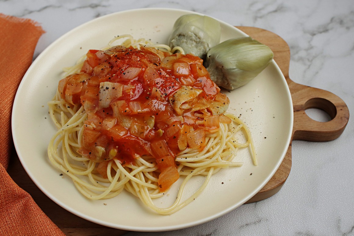 Spaghett mit Artischocken und Tomaten
