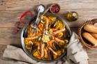 Spanische Paella mit Meeresfrüchten