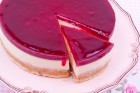 Philadelphiatorte mit Himbeeren