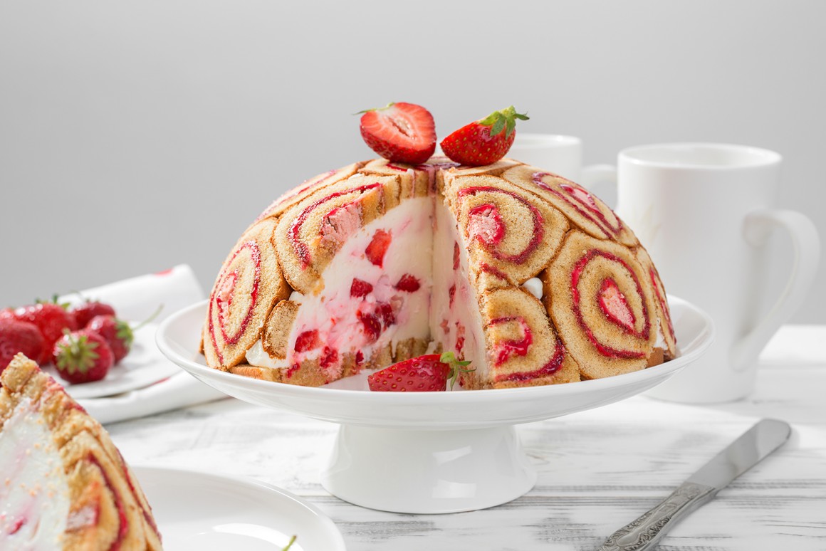 Charlotte Royal mit Erdbeeren