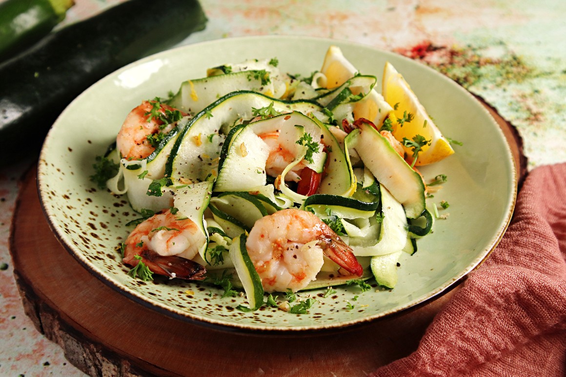 Zucchini Zoodles mit Garnelen