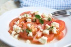 Tomatensalat mit Minzdressing