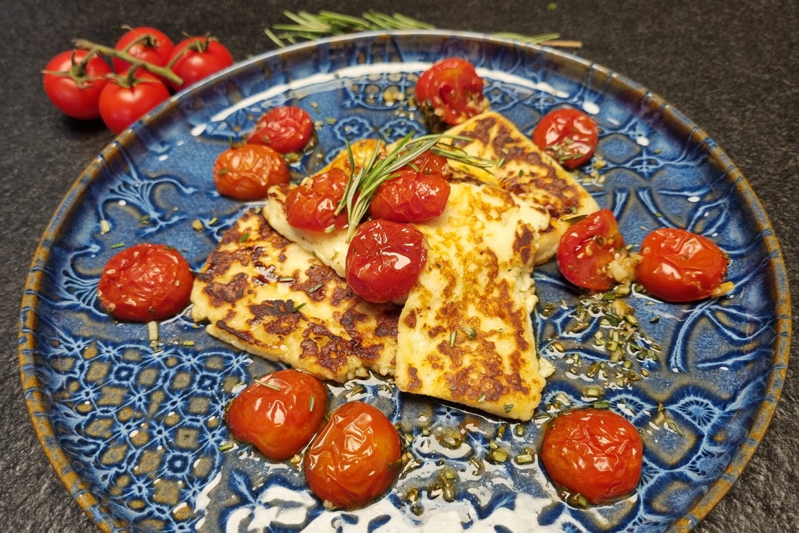 Karamellisierte Tomaten mit Halloumi