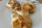 Blätterteigtaschen mit Nussfüllung