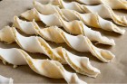 Blätterteigstangen mit Käse
