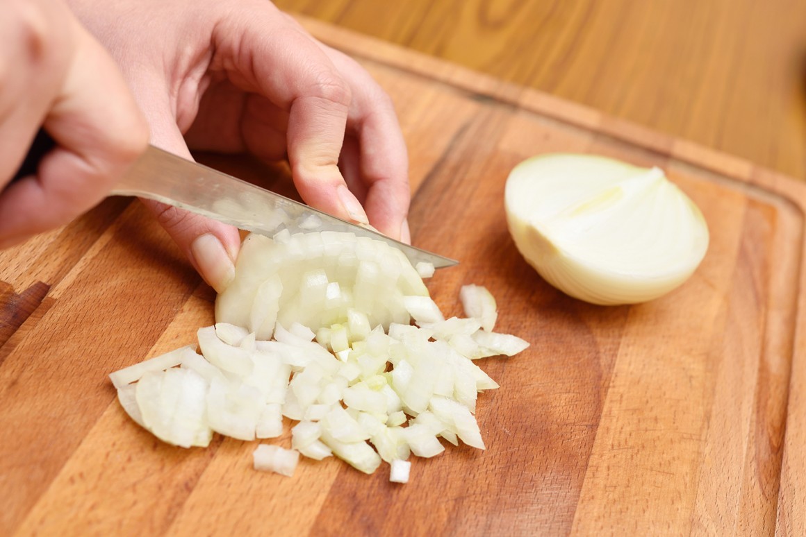 Tränen beim Zwiebelschneiden vermeiden