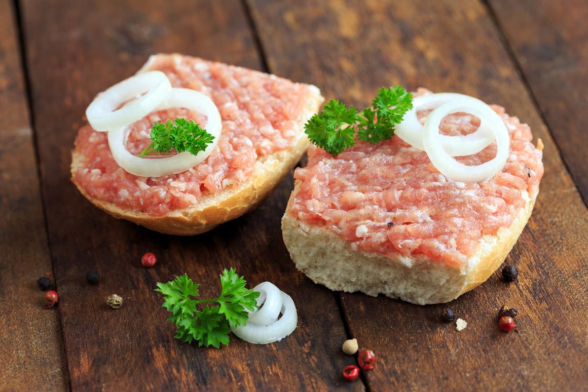 Mettbrötchen