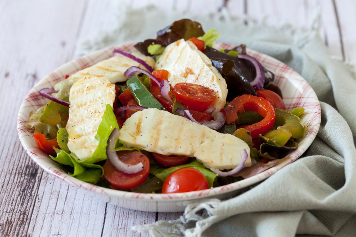 Paprikagrillteller mit Halloumi