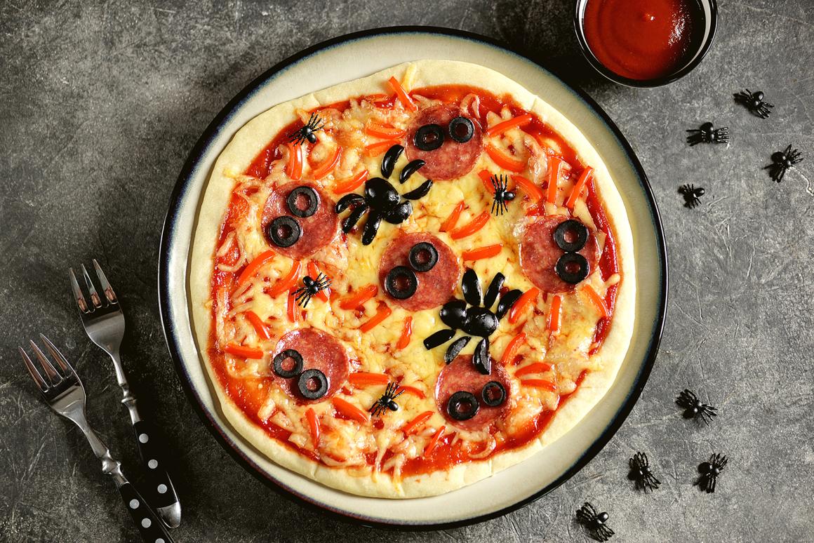 Eklige Spinnenpizza für Kinder