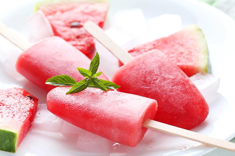 Erdbeer-Melonen-Wassereis