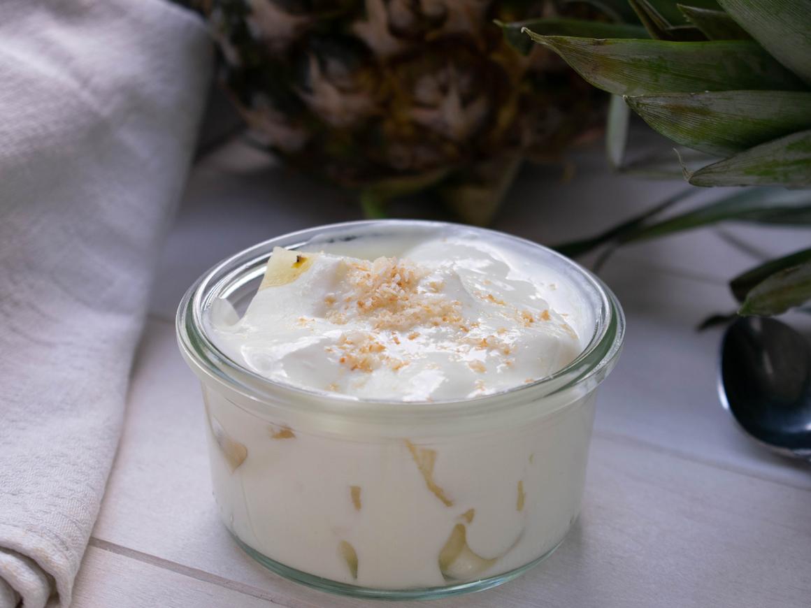 Ananas-Kokos-Dessert mit Rum