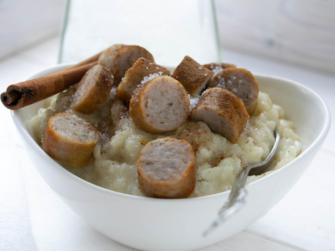 Milchreis mit Bratwurst