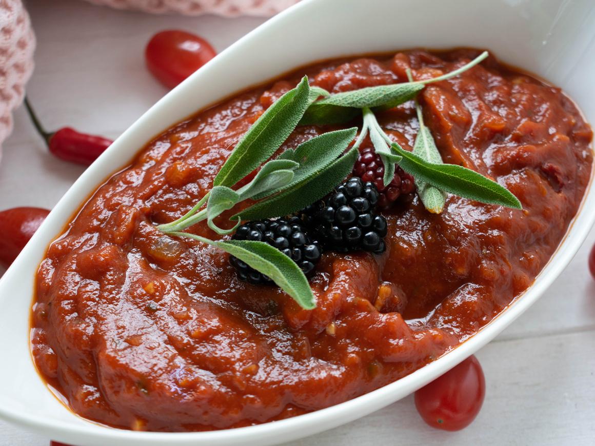 Fruchtige Tomaten-Brombeer-Soße