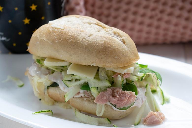 Thunfischbrötchen mit Zucchini