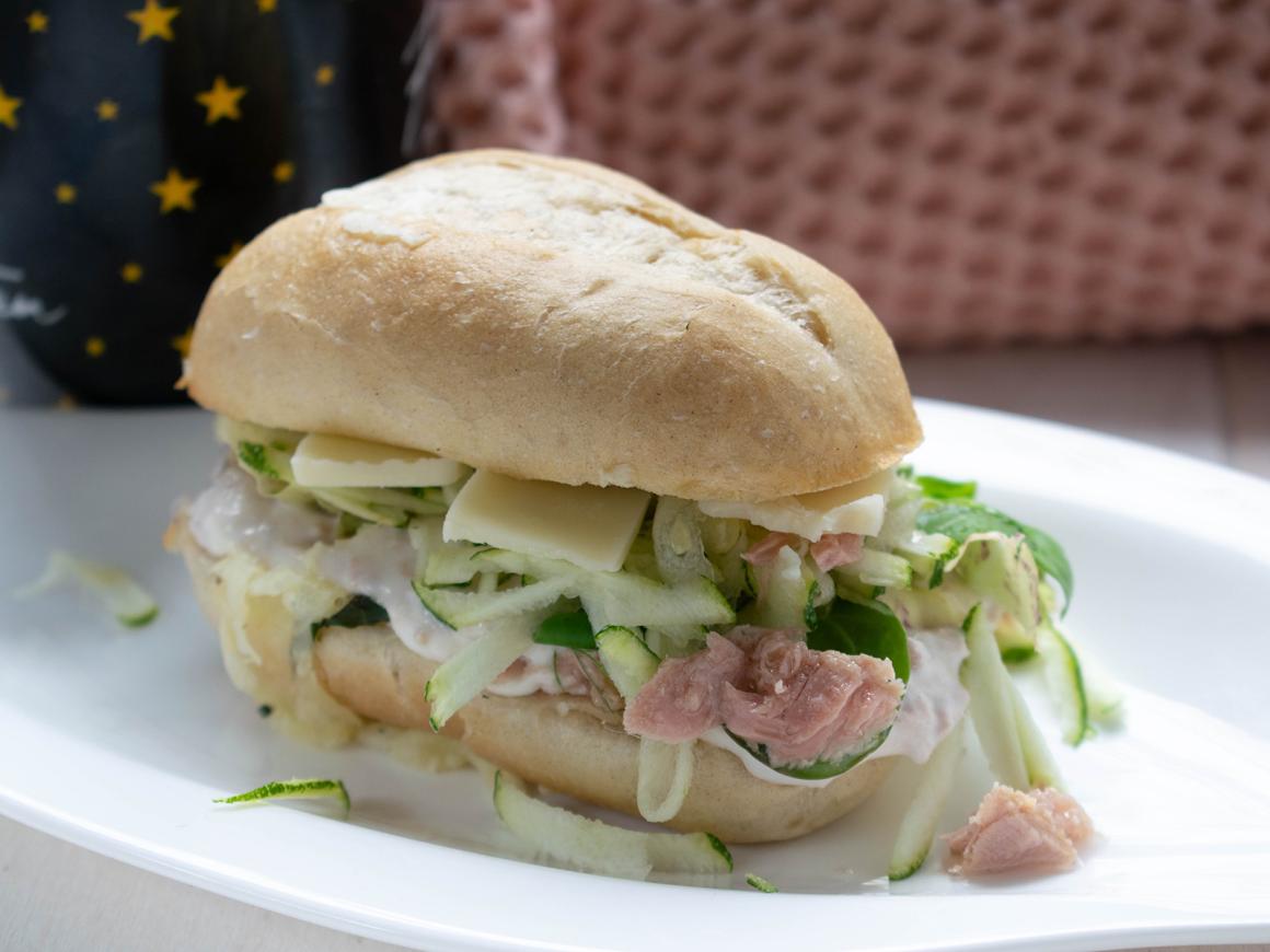 Thunfischbrötchen mit Zucchini