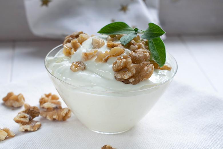 Frischkäse-Dip mit Walnuss