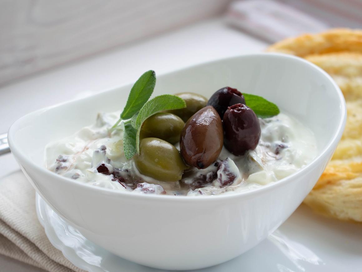 Oliven-Sardinen-Dip