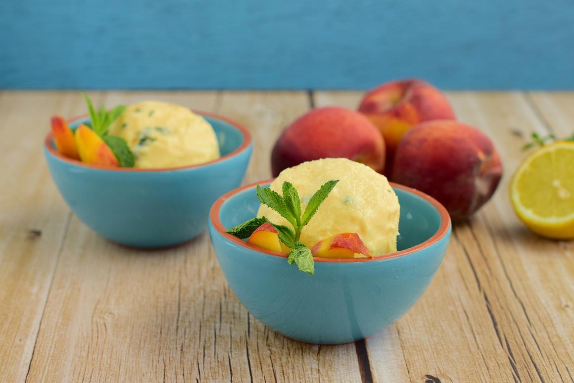 Joghurt-Pfirsich-Eis
