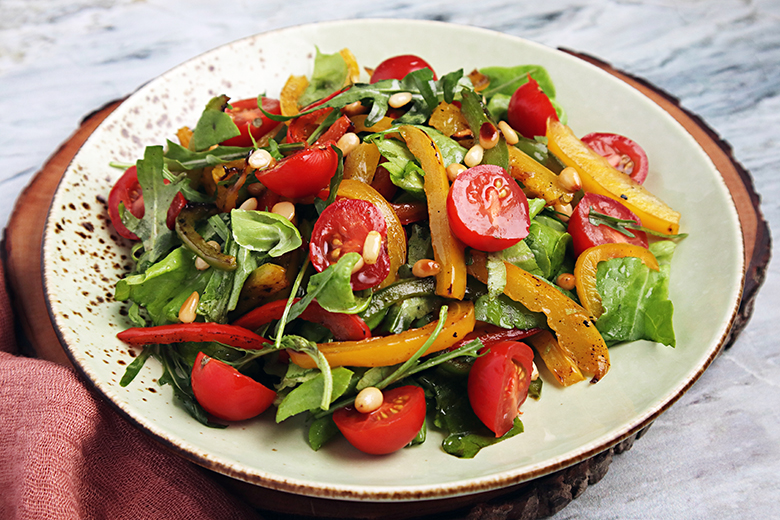 Salat mit gegrillter Paprika