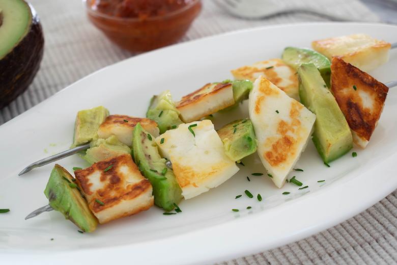 Halloumi-Grillkäse-Avocado-Spieß