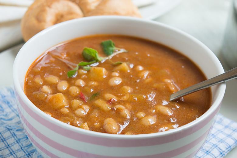 Bohnengulasch mit Kartoffeln