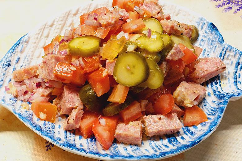 Wurstsalat mit Dosenwurst