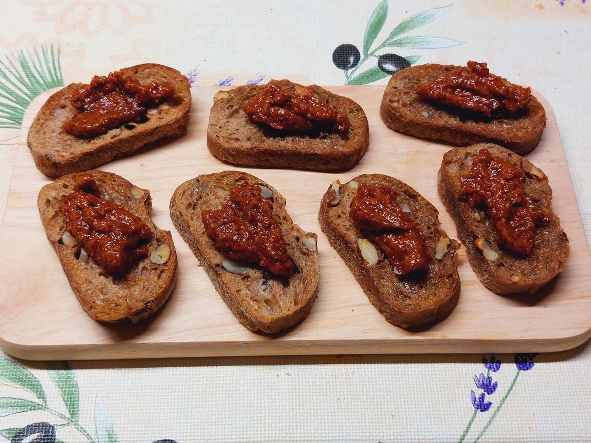 Aprikosen-Harissa-Creme