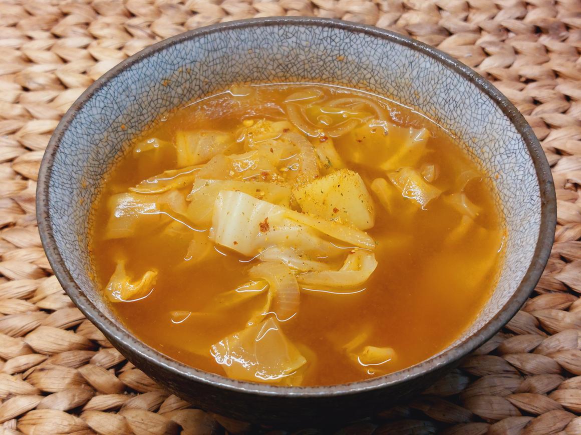 Asiatische Kohlsuppe