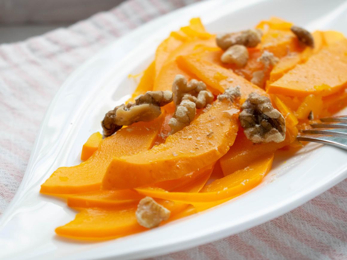 Kürbisdessert mit Walnüssen