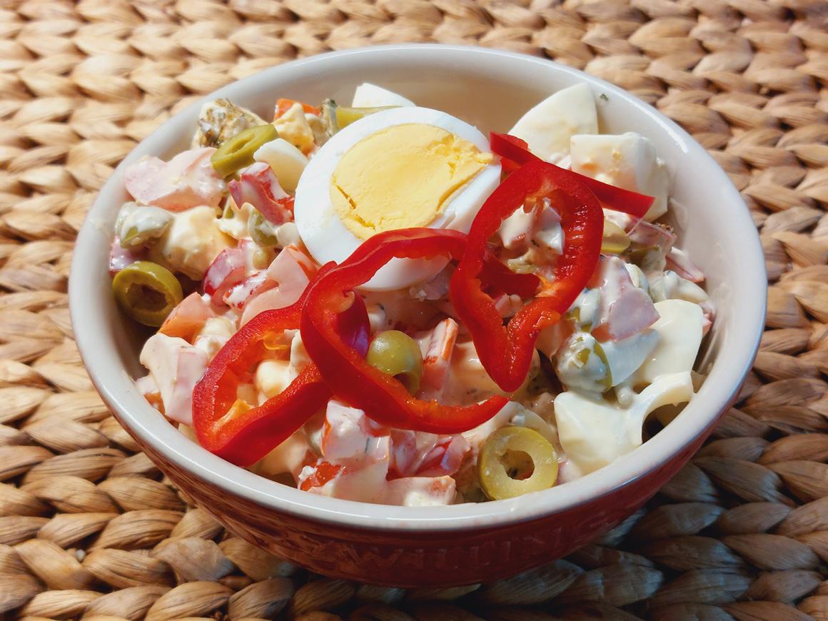 Bunter Eiersalat mit Paprika