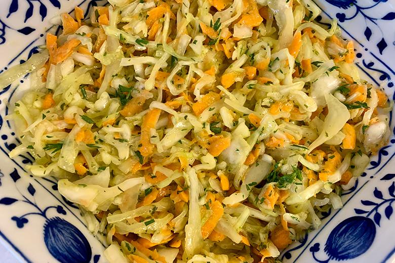 Weißkohl-Möhren-Salat