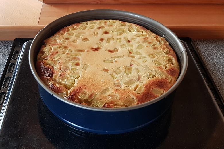 Rhabarberkuchen mit Schmand