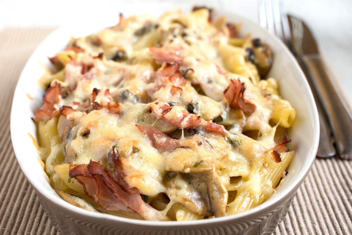 Schinken-Nudel-Auflauf mit Champignons
