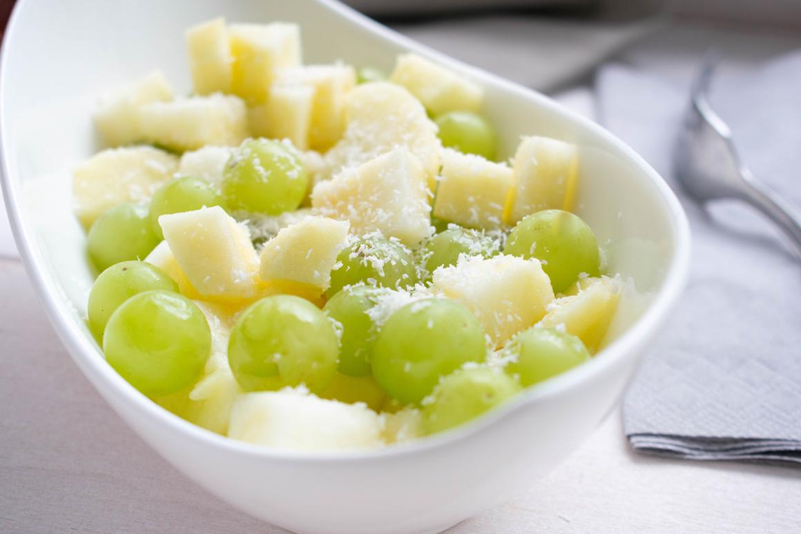 Apfelsalat mit Rumsauce