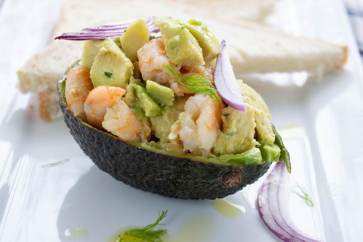 Avocados mit Kräuter-Shrimps