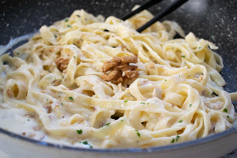 Fettuccine in Käse-Walnuss-Sauce