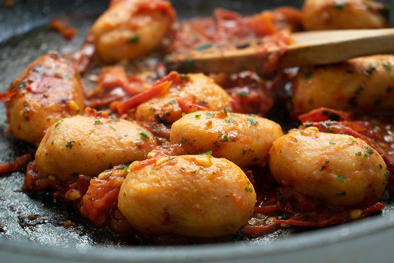 Kartoffelnocken mit Tomaten